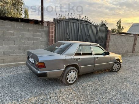 Mercedes-Benz W124, 1991 — photo 3