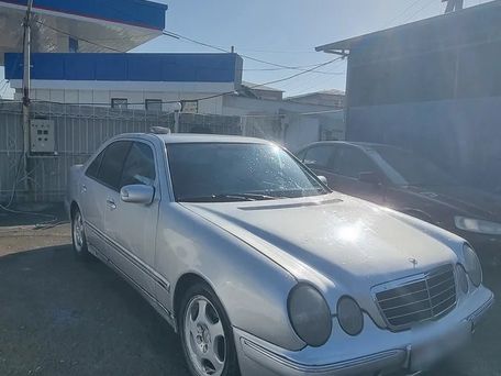 Mercedes-Benz E-Класс, 2000 — 照片 2