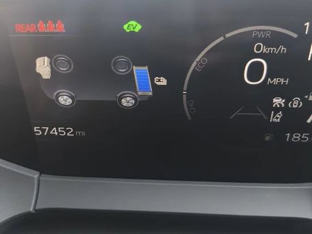 Toyota Prius v (+), 2023 — фото 8
