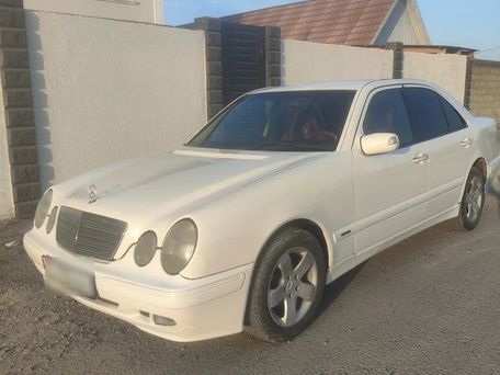Mercedes-Benz E-Класс, 2000 — 照片 3