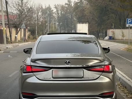 Lexus ES, 2019 — 照片 3