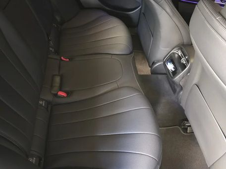 Mercedes-Benz E-Class, 2025 — photo 9