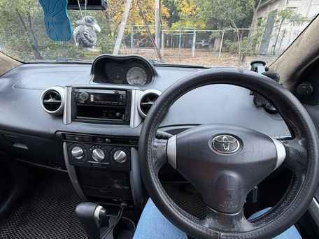 Toyota Ist, 2003 — 照片 7
