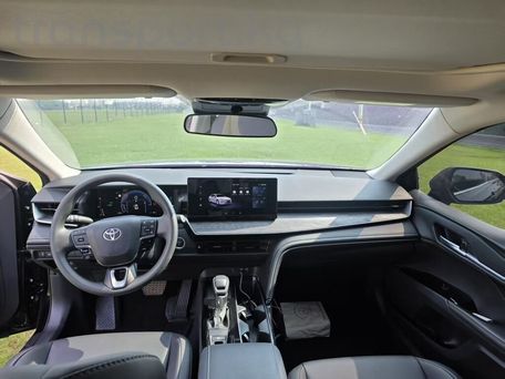 Toyota Camry, 2025 — photo 9