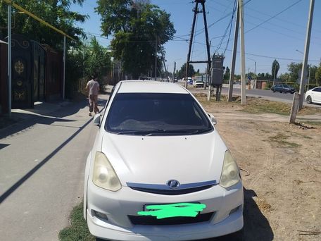 Toyota Wish, 2003 — photo 1