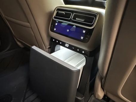 Li Auto (Lixiang) L6, 2025 — photo 9