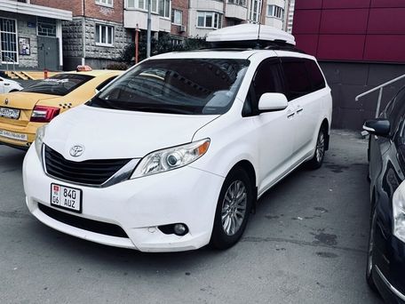 Toyota Sienna, 2011 — 照片 3