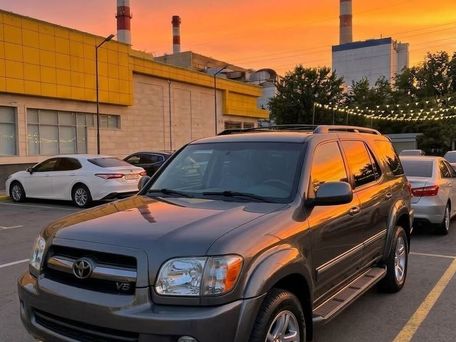 Toyota Sequoia, 2005