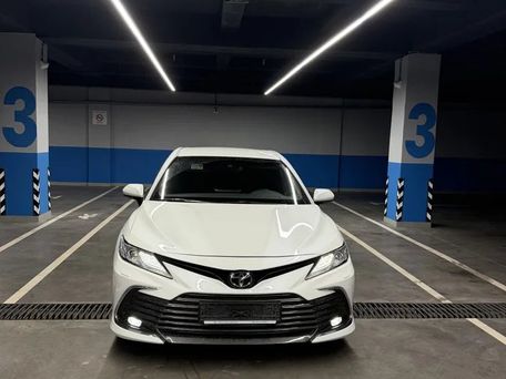 Toyota Camry, 2023 — photo 2