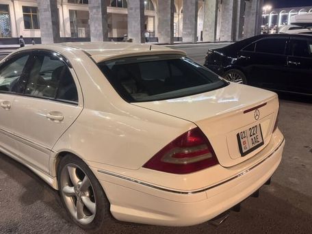 Mercedes-Benz C-Класс, 2005 — 照片 2
