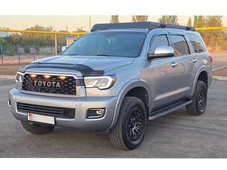 Toyota Sequoia, 2013
