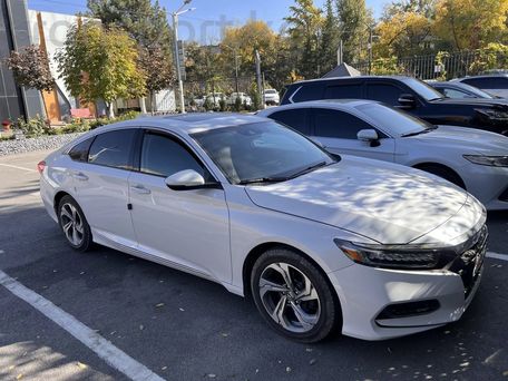 Honda Accord, 2019 — photo 1