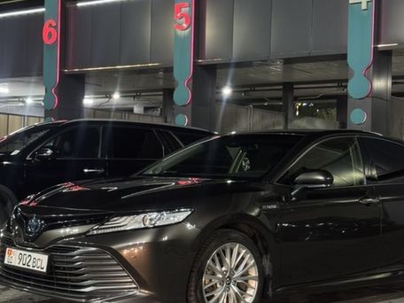 Toyota Camry, 2019 — photo 2