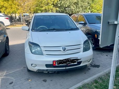 Toyota Ist, 2003 — photo 1