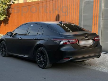 Toyota Camry, 2023 — 照片 2