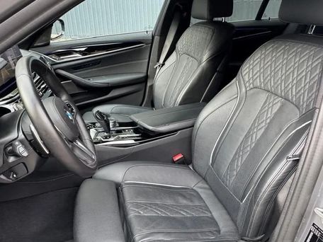 BMW 5 серии, 2021 — 照片 7