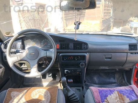 Mazda 626, 1990 — photo 4