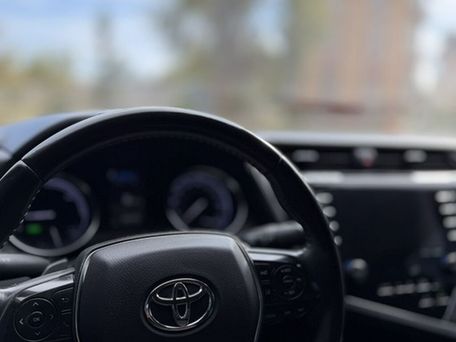 Toyota Camry, 2018 — 照片 6