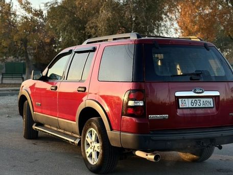 Ford Explorer, 2005 — photo 3