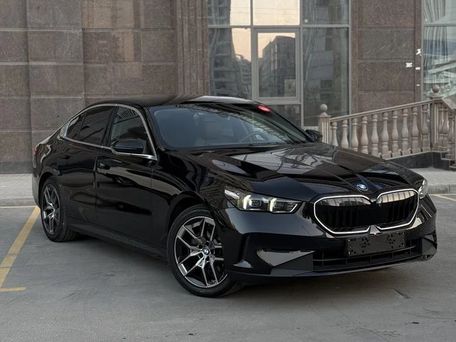 BMW 5 Series, 2024 — 照片 2