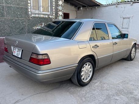 Mercedes-Benz W124, 1994 — photo 11