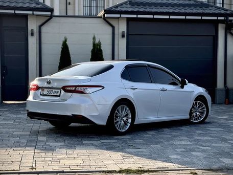 Toyota Camry, 2018 — photo 2