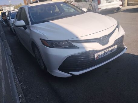 Toyota Camry, 2018 — 照片 2