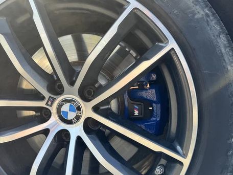 BMW 5 серии, 2018 — 照片 3