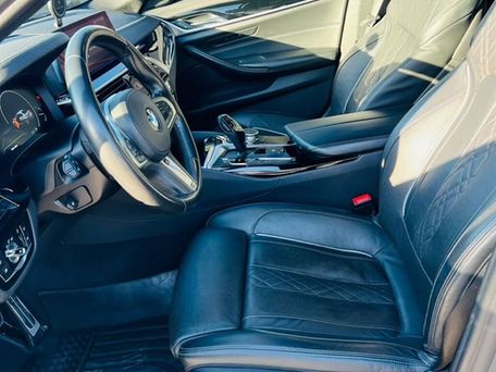 BMW 5 серии, 2019 — 照片 7