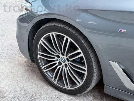 BMW 5 Series, 2019 — photo 11