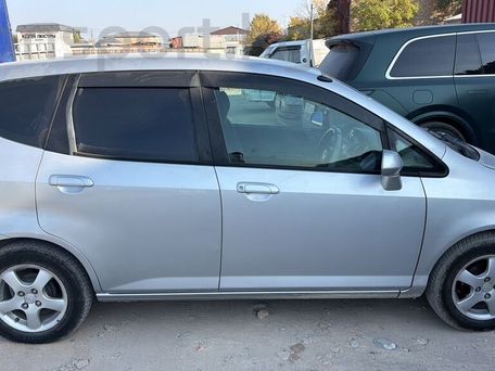Honda Fit, 2002 — photo 2