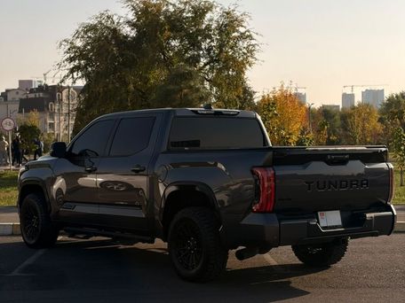 Toyota Tundra, 2024 — photo 3