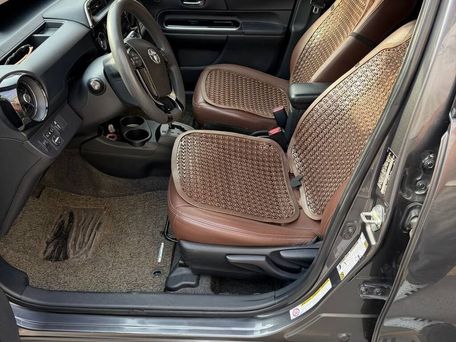 Toyota Prius c, 2019 — photo 2