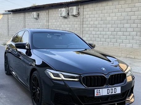BMW 5 серии, 2021 — 照片 2