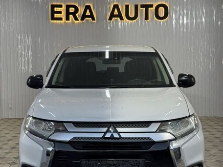 Mitsubishi Outlander, 2017 — фото 2