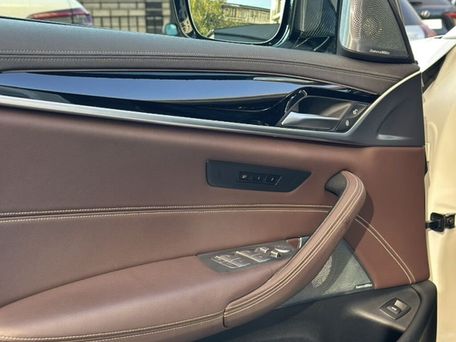 BMW 5 серии, 2022 — 照片 7