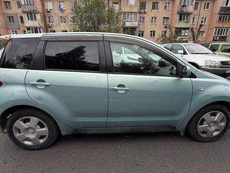 Toyota Ist, 2003 — 照片 2