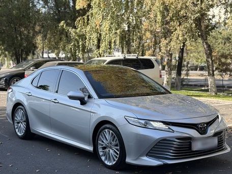 Toyota Camry, 2019 — photo 1
