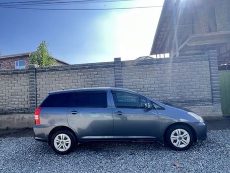 Toyota Wish, 2003 — фото 1