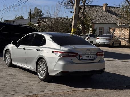 Toyota Camry, 2019 — 照片 5