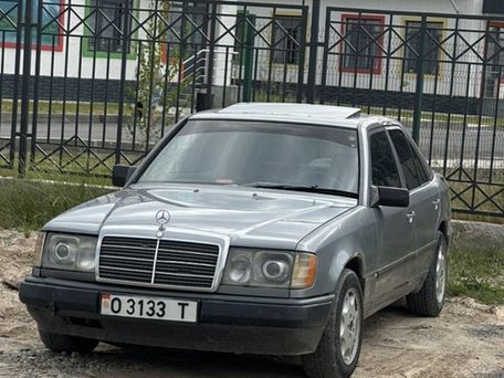 Mercedes-Benz W124, 1987