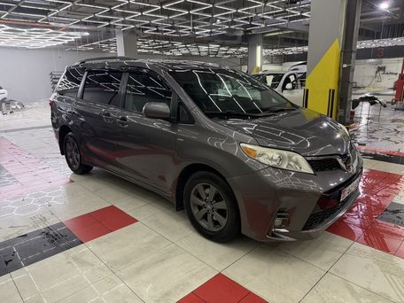 Toyota Sienna, 2019 — фото 2