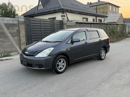 Toyota Wish, 2004 — photo 2