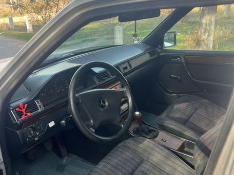 Mercedes-Benz W124, 1992 — photo 5