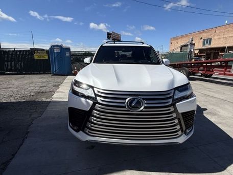 Lexus LX, 2022 — фото 1