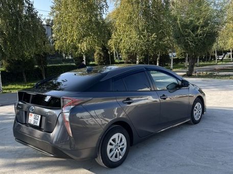 Toyota Prius, 2018 — photo 1