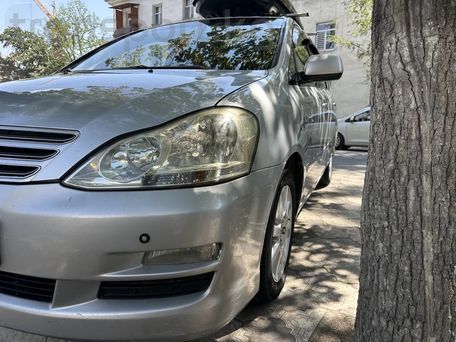 Toyota Avensis Verso, 2004 — 照片 7