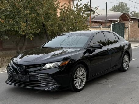 Toyota Camry, 2020 — photo 1