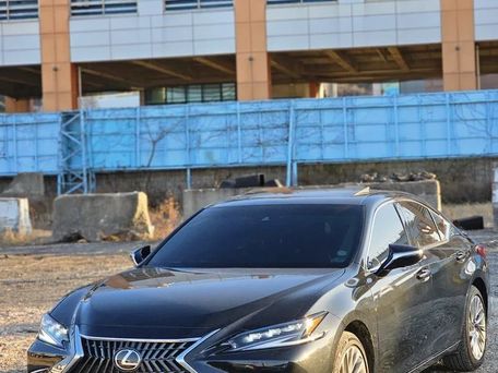 Lexus ES, 2022 — photo 2