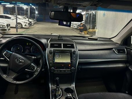 Toyota Camry, 2017 — 照片 2